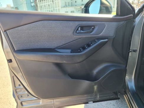 Used 2023 Nissan Rogue S AWD/4WD image 16