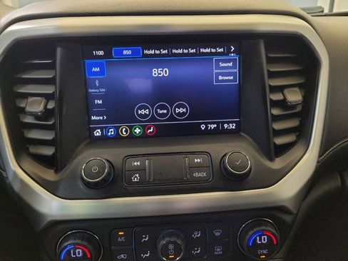 Used 2020 GMC Acadia SLE FWD image 25