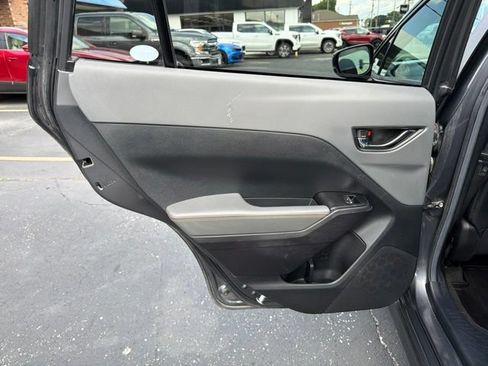 Used 2024 Subaru Crosstrek 2.5i Limited AWD/4WD image 13