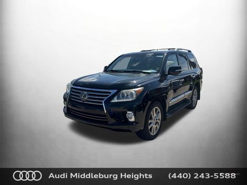 Used 2013 Lexus LX 570 4WD w/ Luxury Pkg w/Pre-crash image 4
