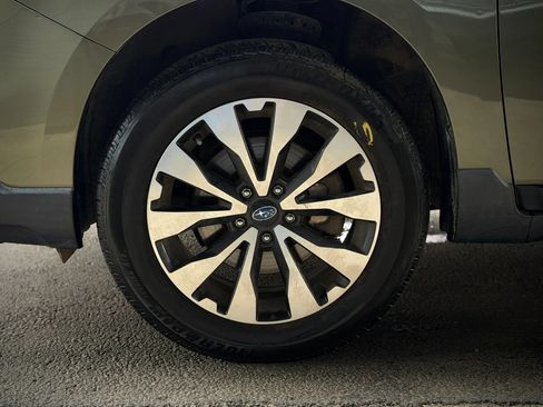 Used 2017 Subaru Outback 2.5i Limited AWD/4WD image 31