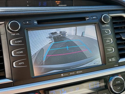 Used 2016 Toyota Highlander XLE image 21