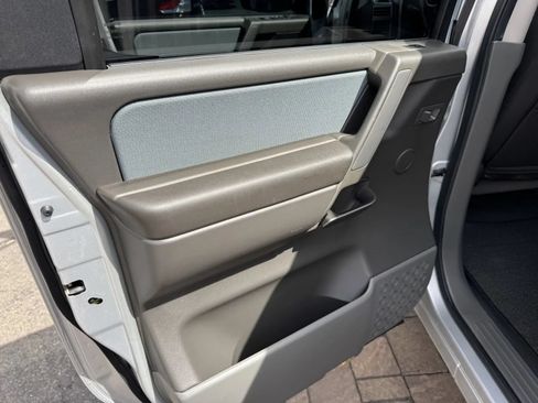 Used 2007 Nissan Titan SE AWD/4WD image 34