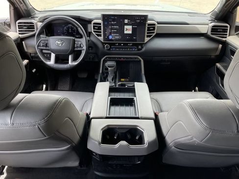 Used 2025 Toyota Tundra Limited AWD/4WD image 10