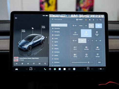 Used 2024 Tesla Model Y Long Range AWD/4WD image 66