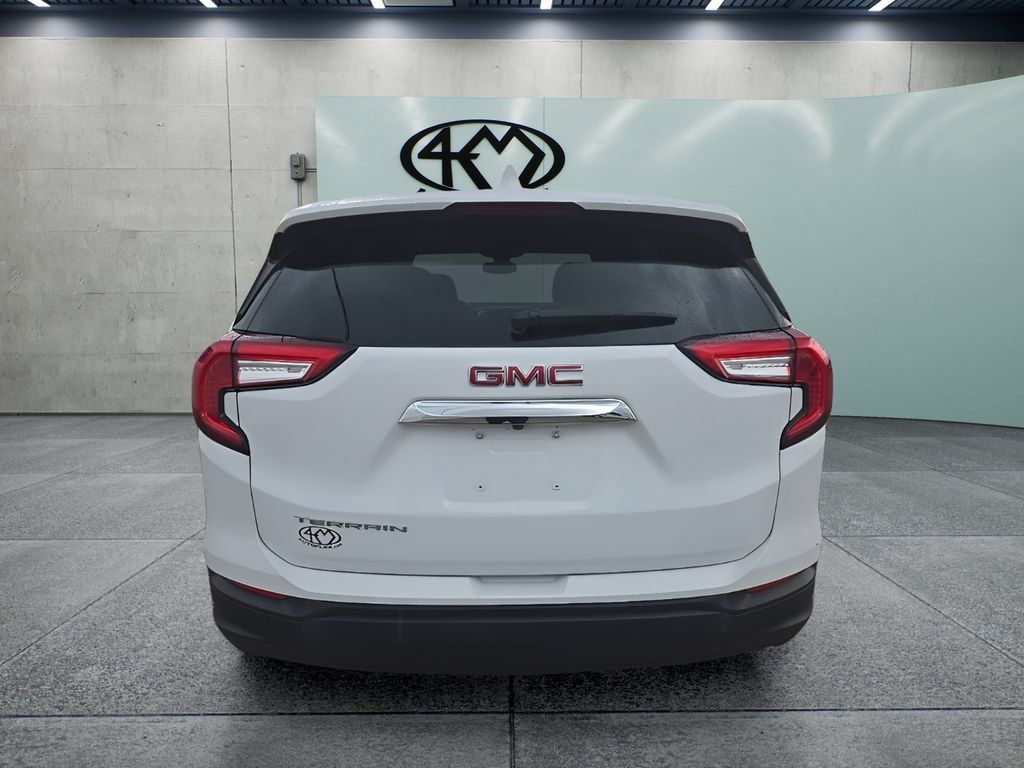 Used 2024 GMC Terrain SLE FWD image 4