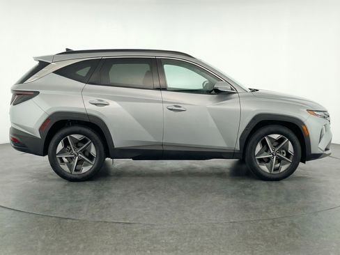 Used 2025 Hyundai Tucson SEL FWD image 11