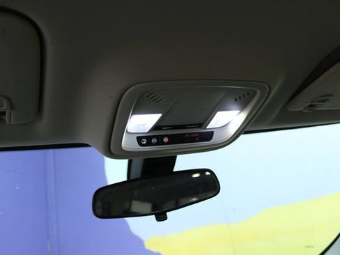 Used 2018 Chevrolet Traverse LT FWD image 21