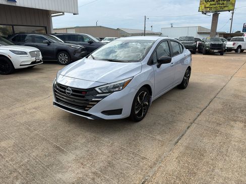 Used 2025 Nissan Versa SR w/ Trunk Package FWD image 1