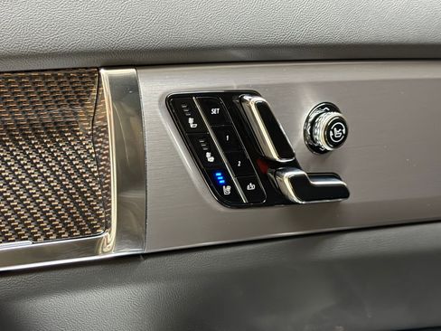 New 2026 Cadillac Vistiq Sport image 18