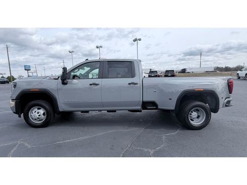 Used 2025 GMC Sierra 3500 Pro w/ 1SA Pro Safety Plus Package image 4