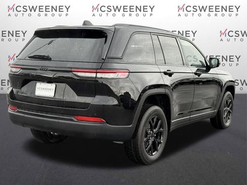 New 2025 Jeep Grand Cherokee Altitude image 5