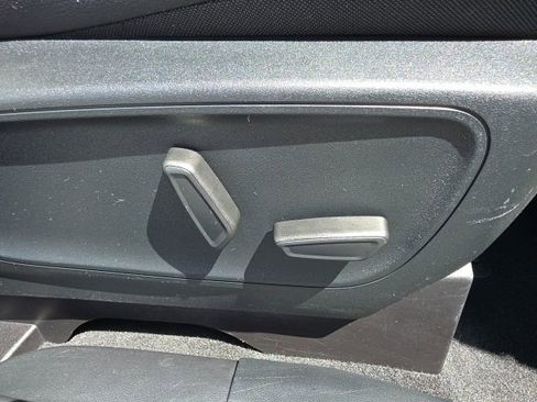 Used 2021 Ford Escape Titanium FWD image 13
