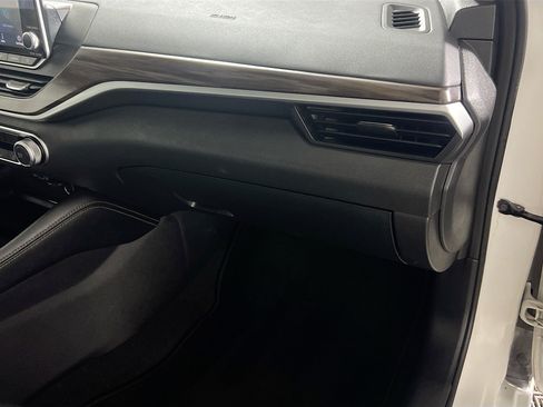 Used 2023 Nissan Altima 2.5 SV FWD image 34
