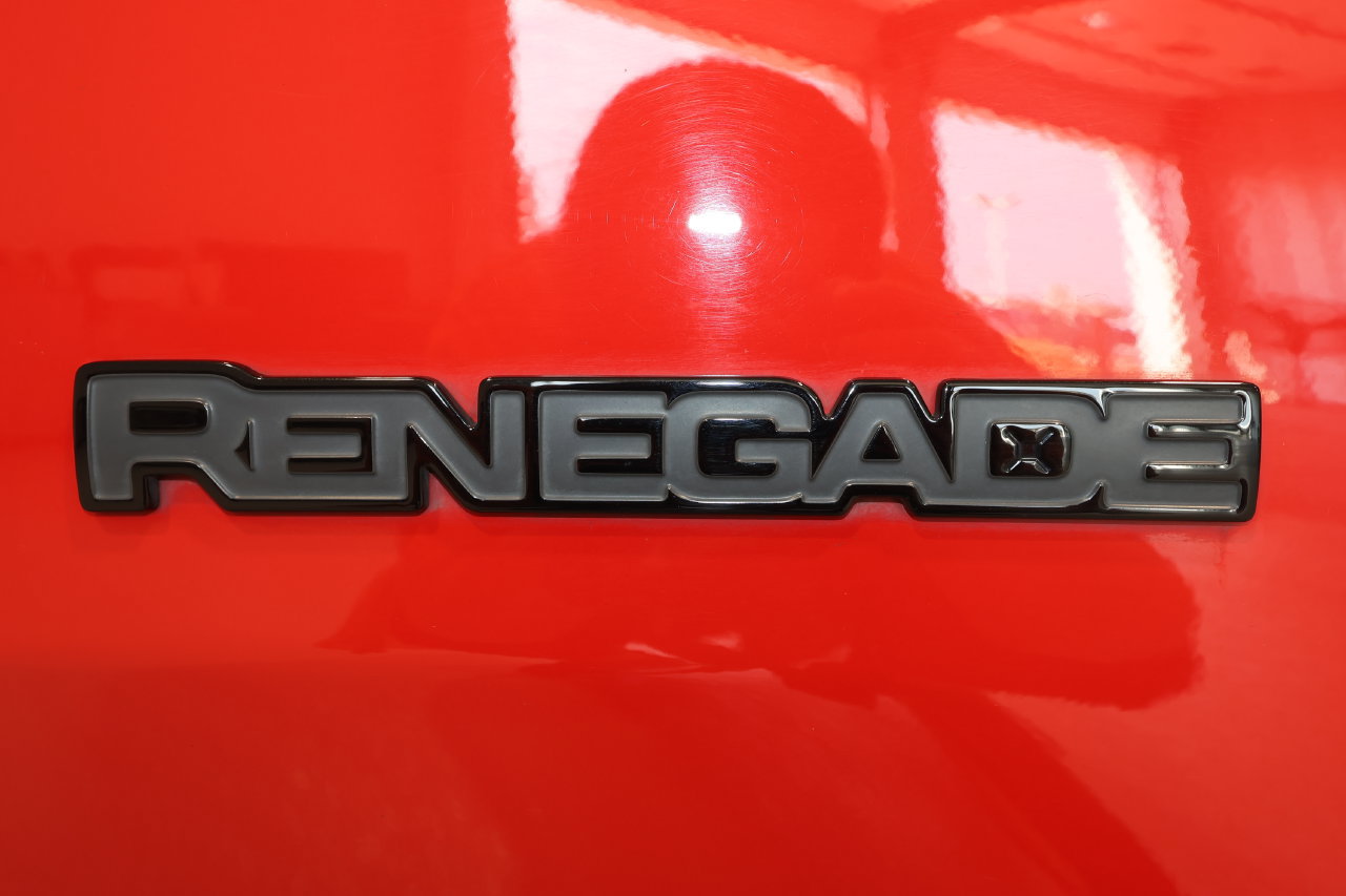 Used 2023 Jeep Renegade Latitude AWD/4WD image 34