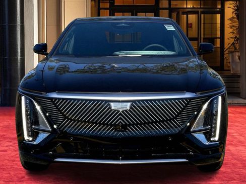 New 2026 Cadillac Lyriq Luxury RWD image 3