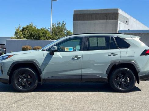 Certified 2022 Toyota RAV4 XLE w/ XLE Grade Weather Package AWD/4WD image 9