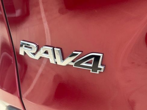 Used 2025 Toyota RAV4 LE AWD/4WD image 12