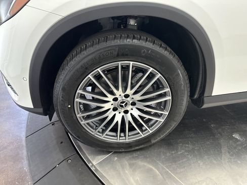 Used 2026 Mercedes-Benz GLC 300 4MATIC image 31