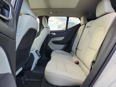 Used 2025 Volvo XC40 B5 Ultra w/ Protection Package Premier image 10