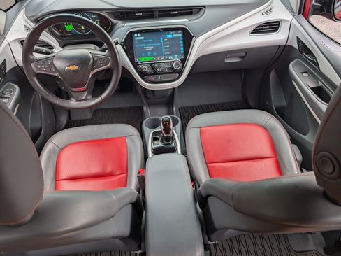 Used 2019 Chevrolet Bolt Premier w/ Infotainment Package FWD image 22