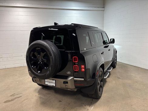 Used 2022 Land Rover Defender 110 X-Dynamic SE image 7