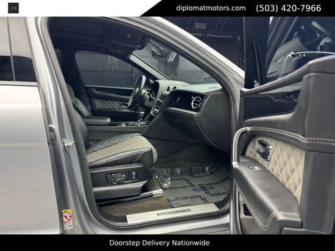 Used 2020 Bentley Bentayga AWD/4WD image 20