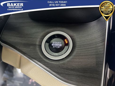 Used 2024 Jeep Grand Cherokee Limited w/ Black Appearance Package image 18