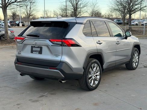 Used 2021 Toyota RAV4 Limited image 8