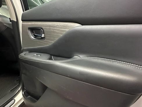 Used 2016 Nissan Murano Platinum w/ Platinum Technology Package FWD image 32