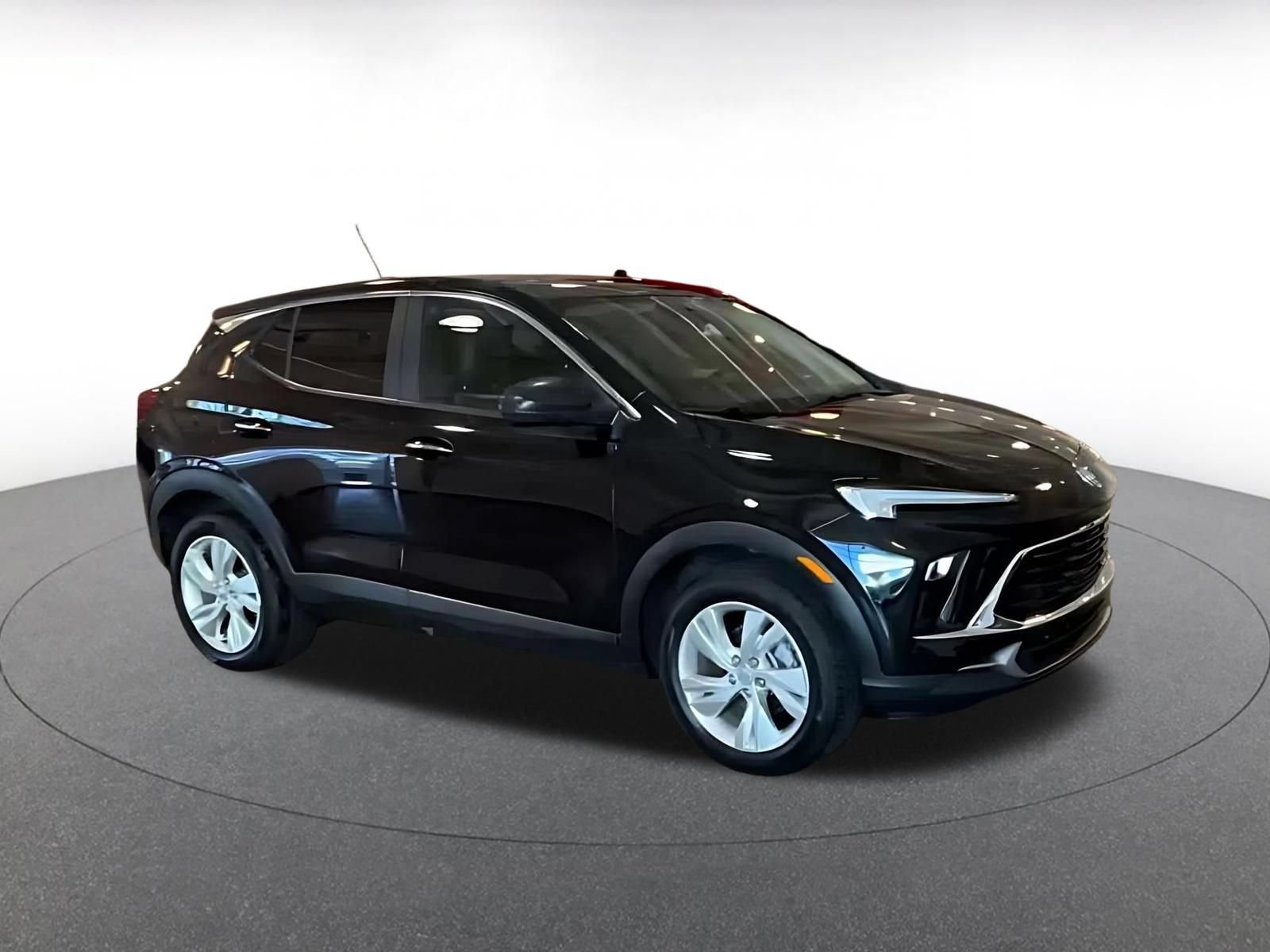 Used 2025 Buick Encore GX Preferred AWD/4WD image 2