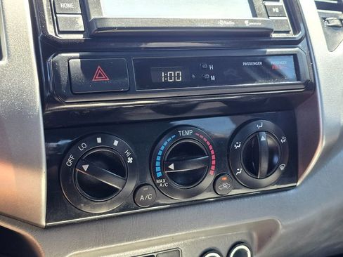 Used 2014 Toyota Tacoma PreRunner w/ TRD Off-Road Package image 38