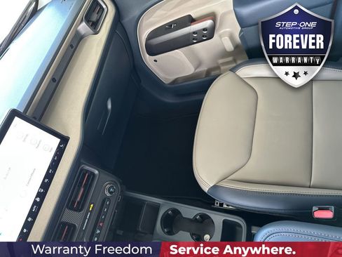 Used 2025 Ford Maverick Lariat w/ 4K Tow Package AWD/4WD image 25