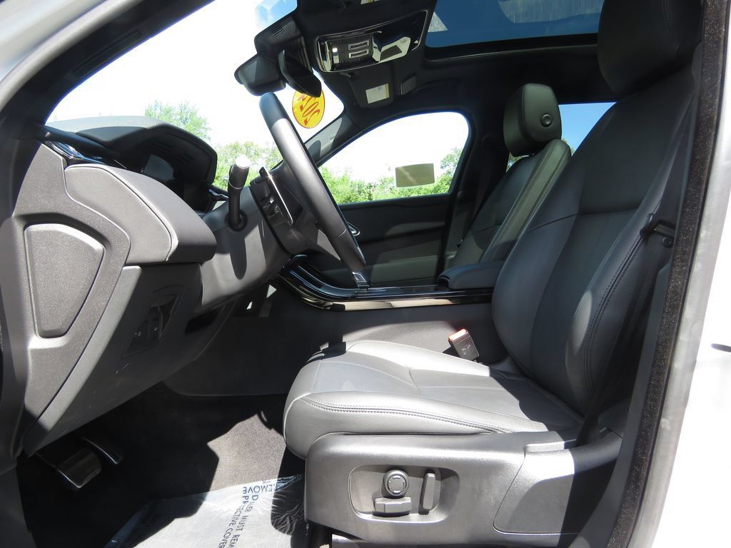 Used 2024 Land Rover Range Rover Velar Dynamic SE AWD/4WD image 10