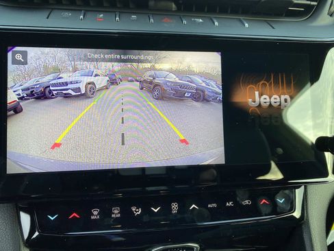 New 2026 Jeep Grand Cherokee Limited image 11