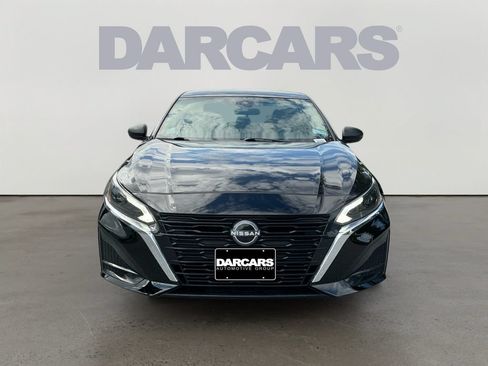 Used 2025 Nissan Altima 2.5 SV AWD/4WD image 2