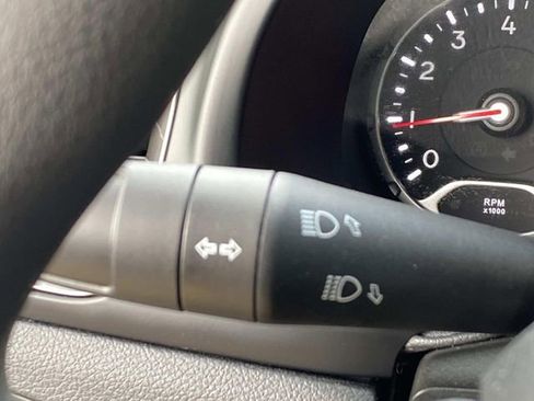 Used 2023 Jeep Renegade Latitude AWD/4WD image 15