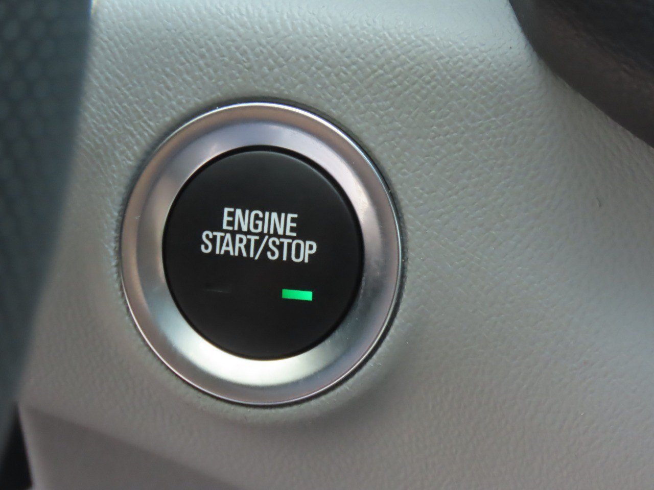 Used 2024 GMC Terrain SLE w/ Driver Convenience Package FWD image 30