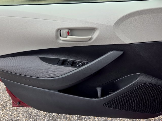 Used 2023 Toyota Corolla LE FWD image 30