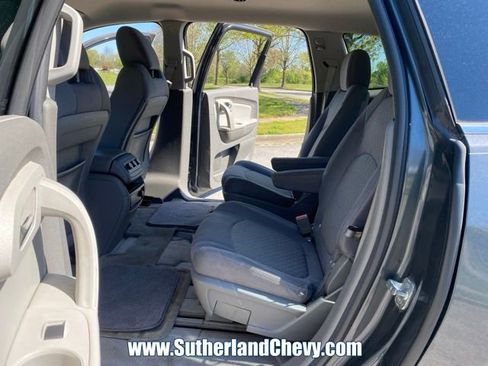 Used 2011 Chevrolet Traverse LT w/ Personal Connectivity Package FWD image 29
