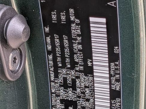 Used 2026 Toyota Sienna XLE FWD image 38