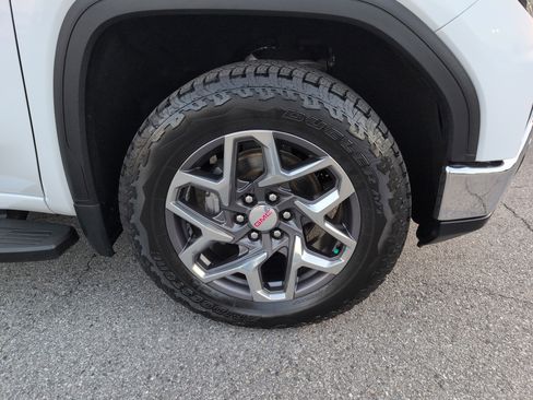 Used 2022 GMC Sierra 1500 SLT w/ SLT Premium Plus Package image 11