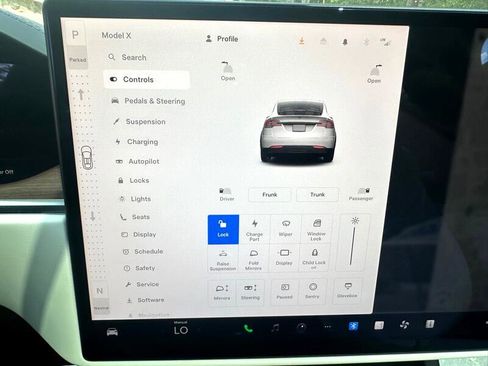 Used 2022 Tesla Model X image 29