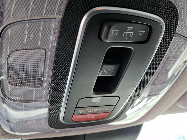Certified 2025 Hyundai Elantra Limited FWD image 35