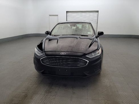 Used 2020 Ford Fusion SE FWD image 15