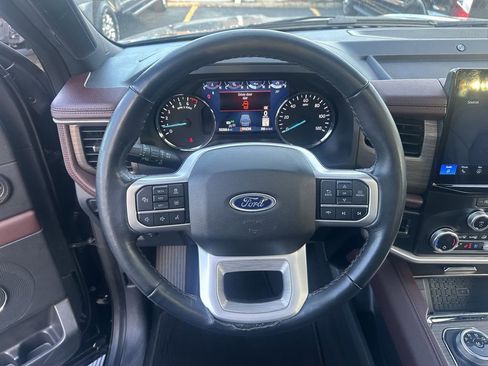 Used 2024 Ford Expedition Limited AWD/4WD image 16