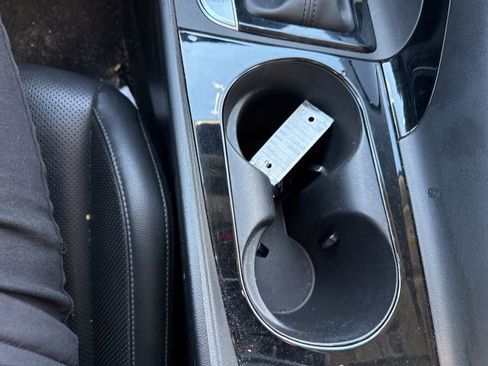 Used 2024 Hyundai Elantra Limited image 19