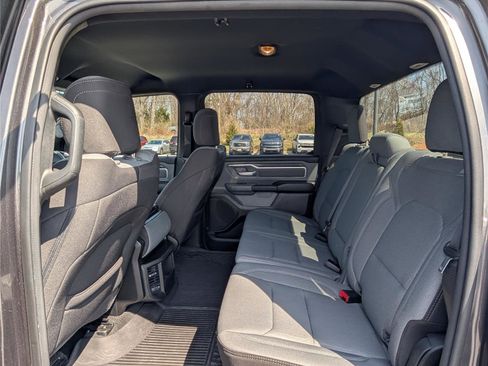 Used 2022 RAM 1500 Big Horn AWD/4WD image 14