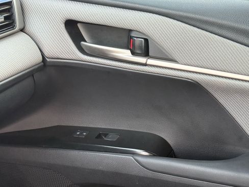 Used 2025 Toyota Camry SE FWD image 24