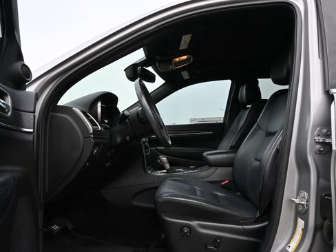 Used 2018 Jeep Grand Cherokee Limited w/ Luxury Group II AWD/4WD image 19